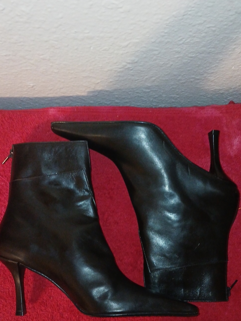 Stuart Weitzman Black Pointed Toe Leather Ankle Boots - Picture 8 of 14